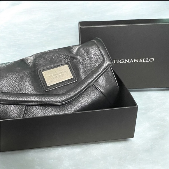 Tignanello Handbags - Tignanello Black Leather Crossbody Bag